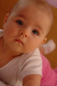 Przybieranie na wadze niemowląt – czyli o siatkach centylowych